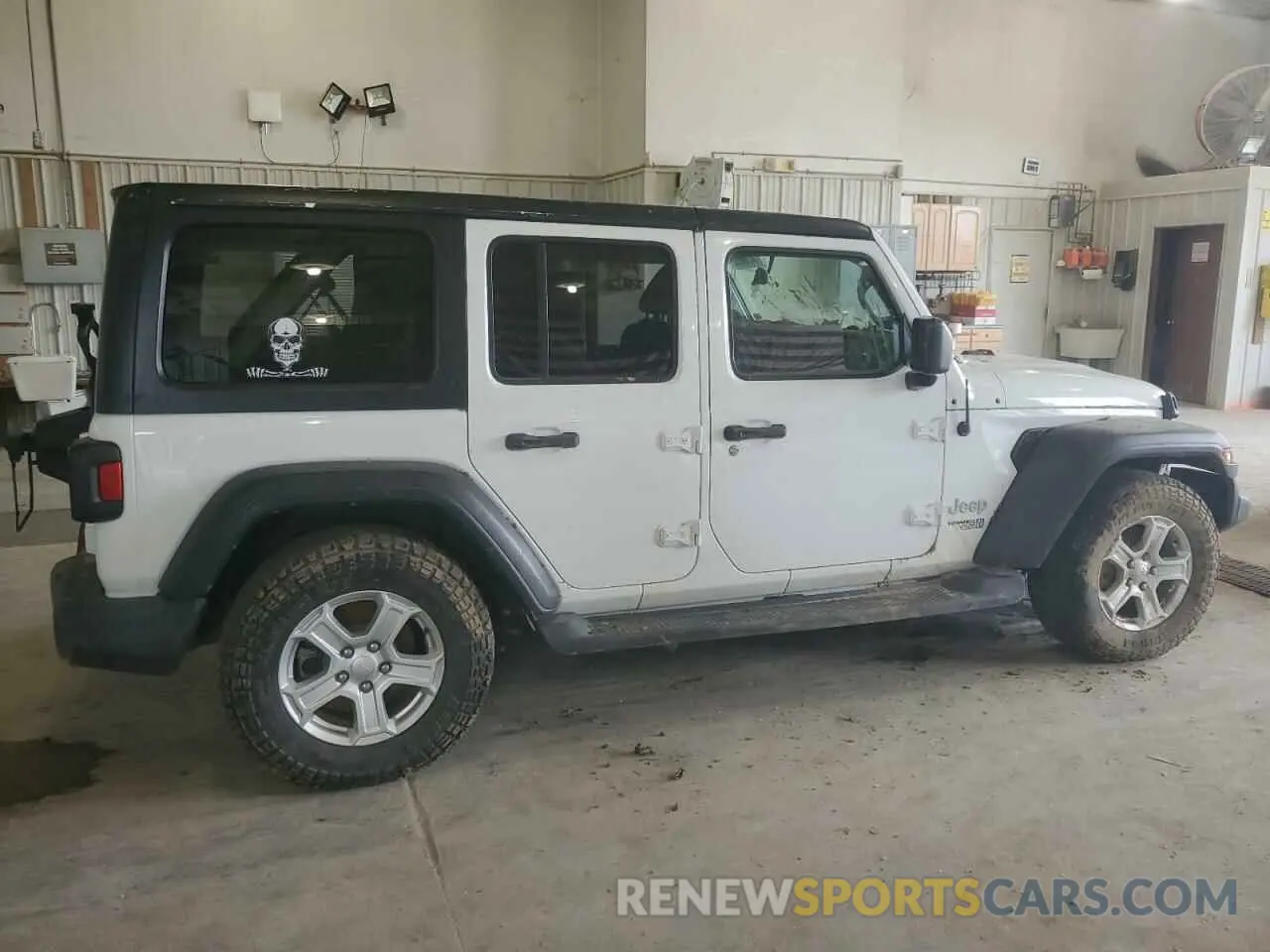3 Photograph of a damaged car 1C4HJXDN7KW644917 JEEP WRANGLER 2019