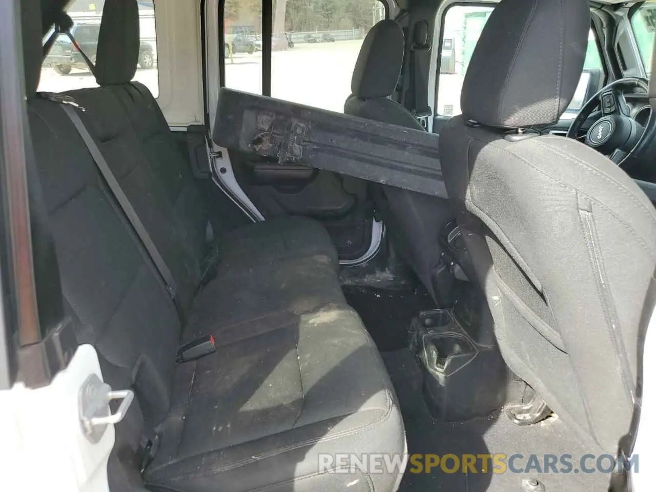 10 Photograph of a damaged car 1C4HJXDN7KW689971 JEEP WRANGLER 2019