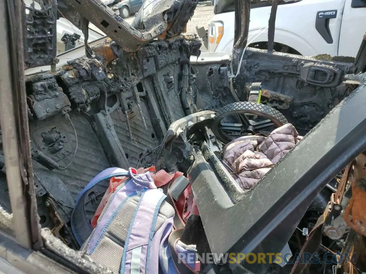 10 Photograph of a damaged car 1C4HJXDN9KW636706 JEEP WRANGLER 2019