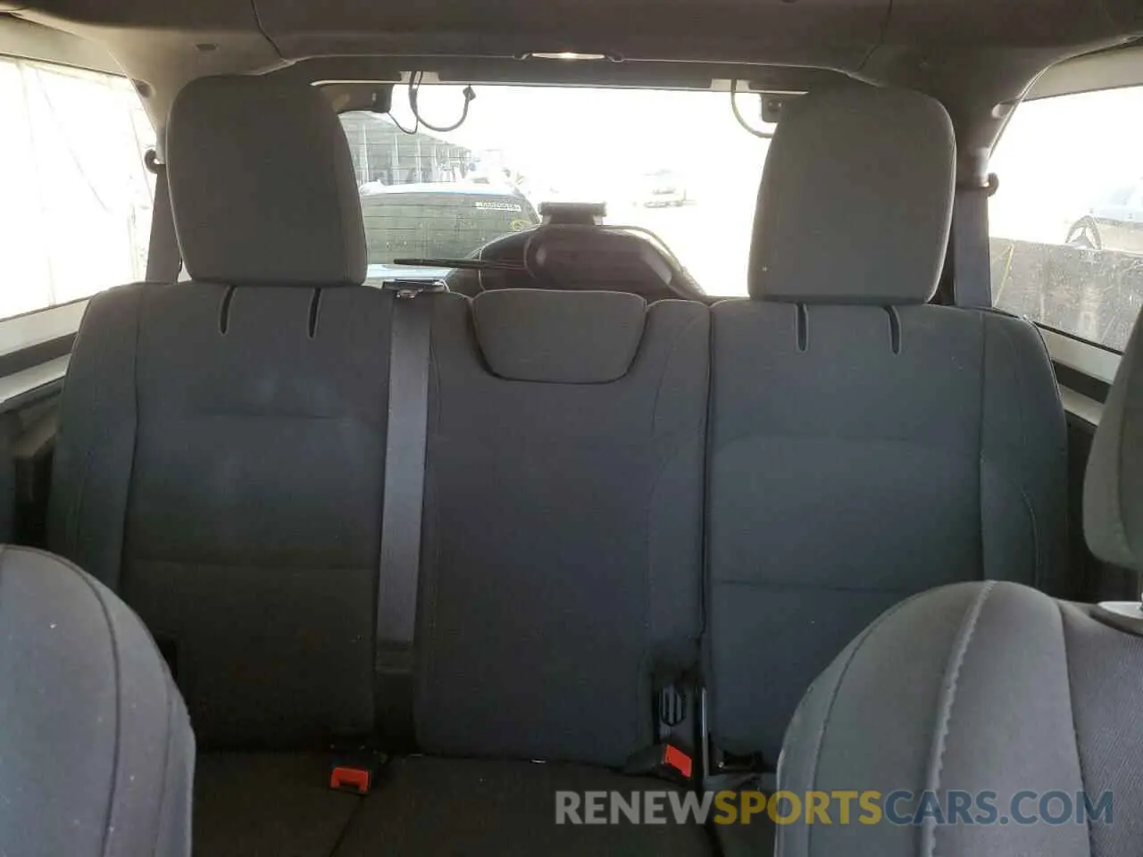 10 Photograph of a damaged car 1C4HJXEG0KW532685 JEEP WRANGLER 2019