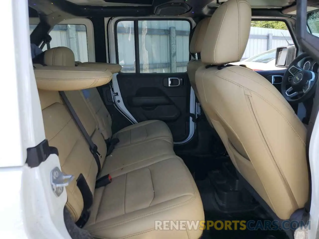10 Photograph of a damaged car 1C4HJXEG8KW574005 JEEP WRANGLER 2019