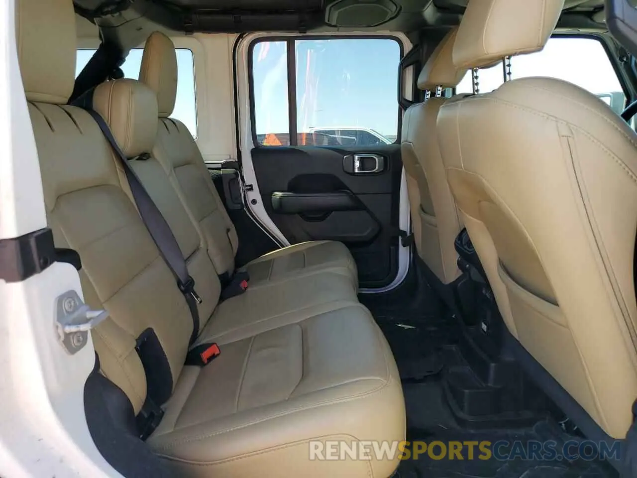10 Photograph of a damaged car 1C4HJXEGXKW569095 JEEP WRANGLER 2019