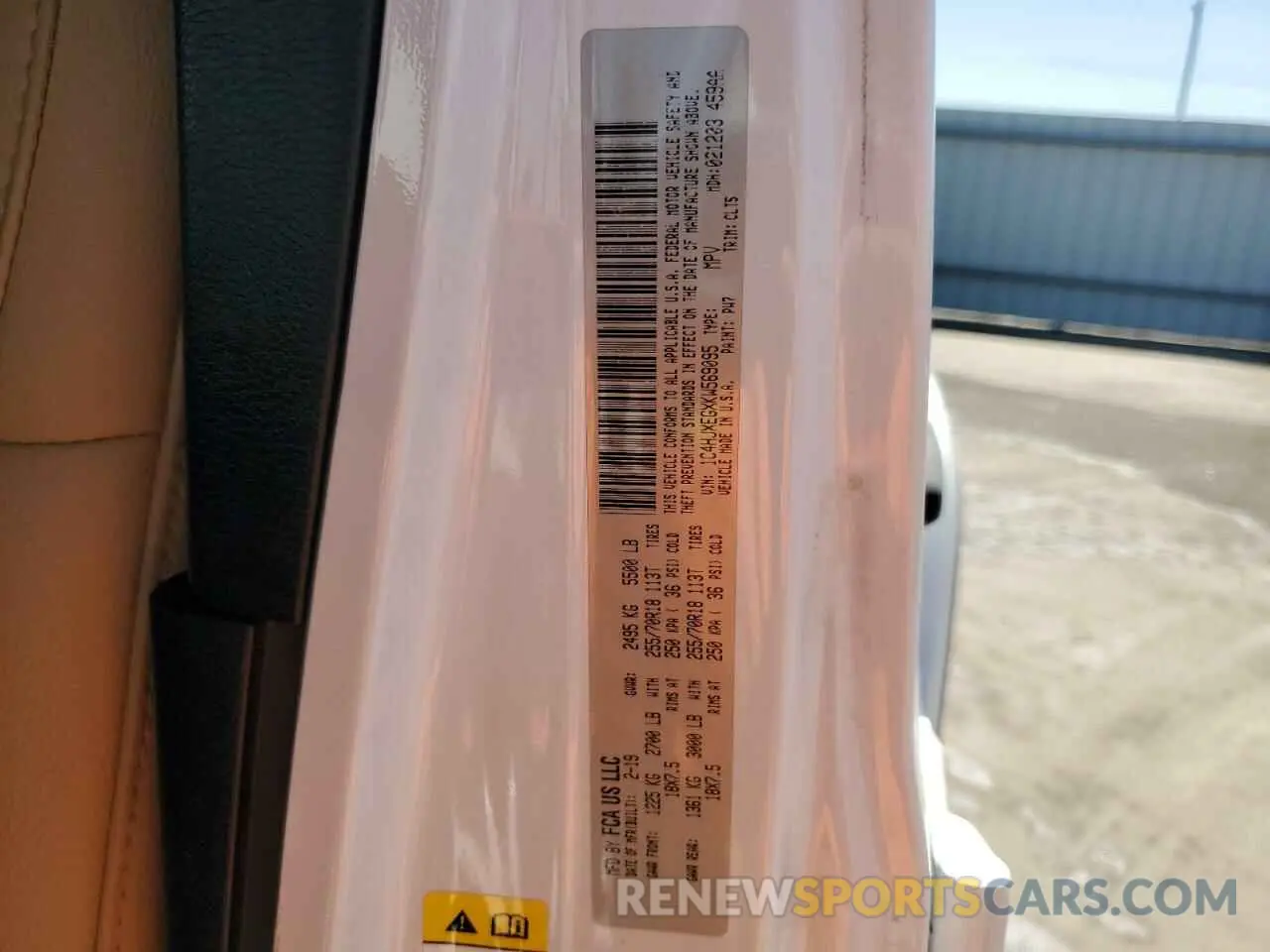 12 Photograph of a damaged car 1C4HJXEGXKW569095 JEEP WRANGLER 2019