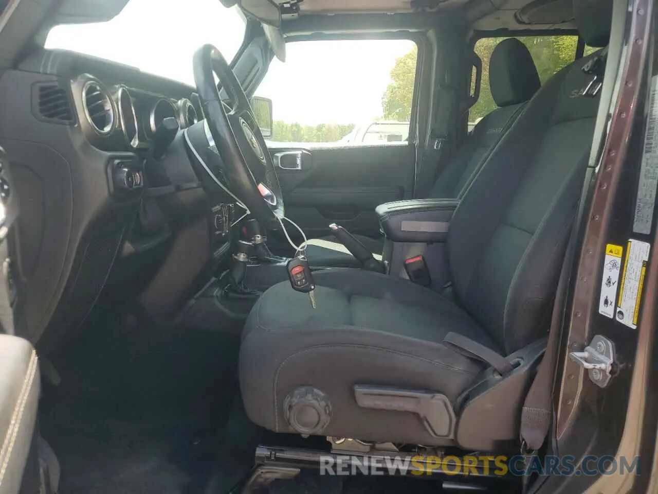 7 Photograph of a damaged car 1C4HJXEN1KW504490 JEEP WRANGLER 2019