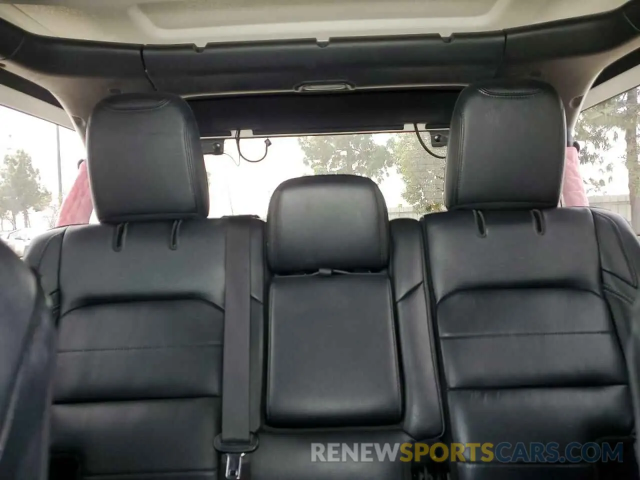 10 Photograph of a damaged car 1C4HJXEN4KW617091 JEEP WRANGLER 2019