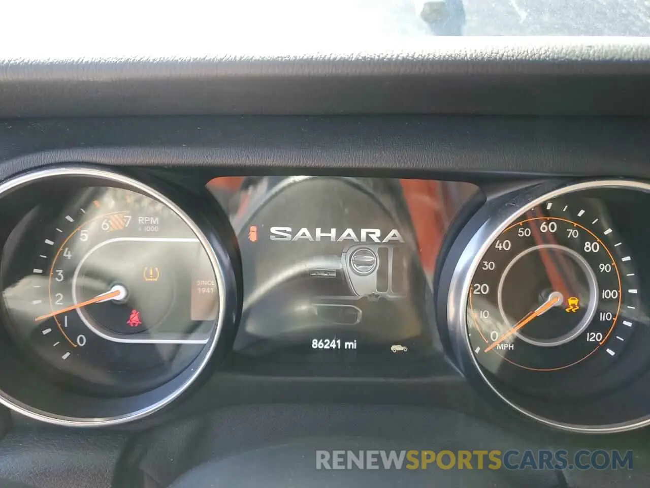 9 Photograph of a damaged car 1C4HJXEN7KW689807 JEEP WRANGLER 2019