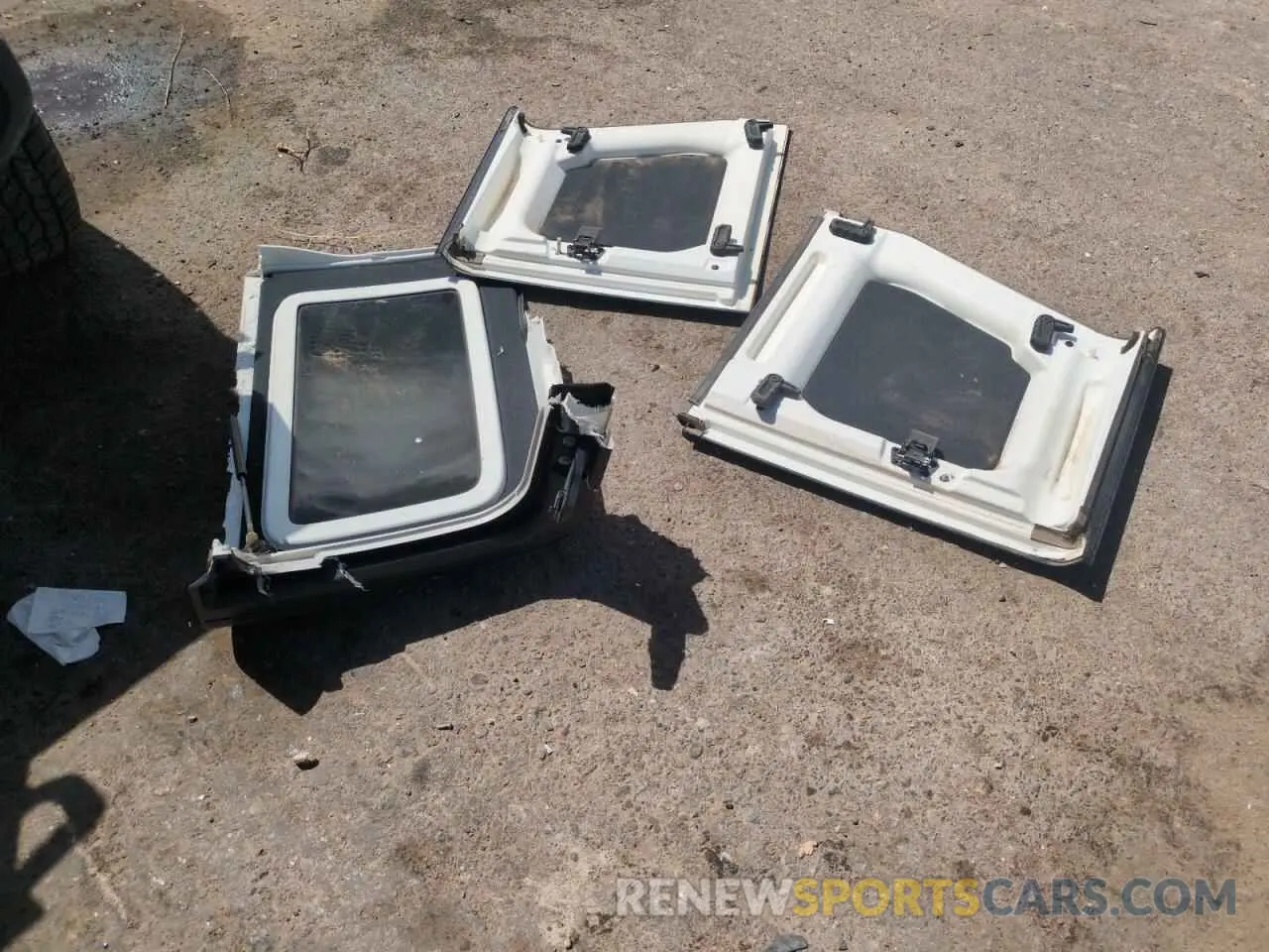 15 Photograph of a damaged car 1C4HJXEN8KW616980 JEEP WRANGLER 2019