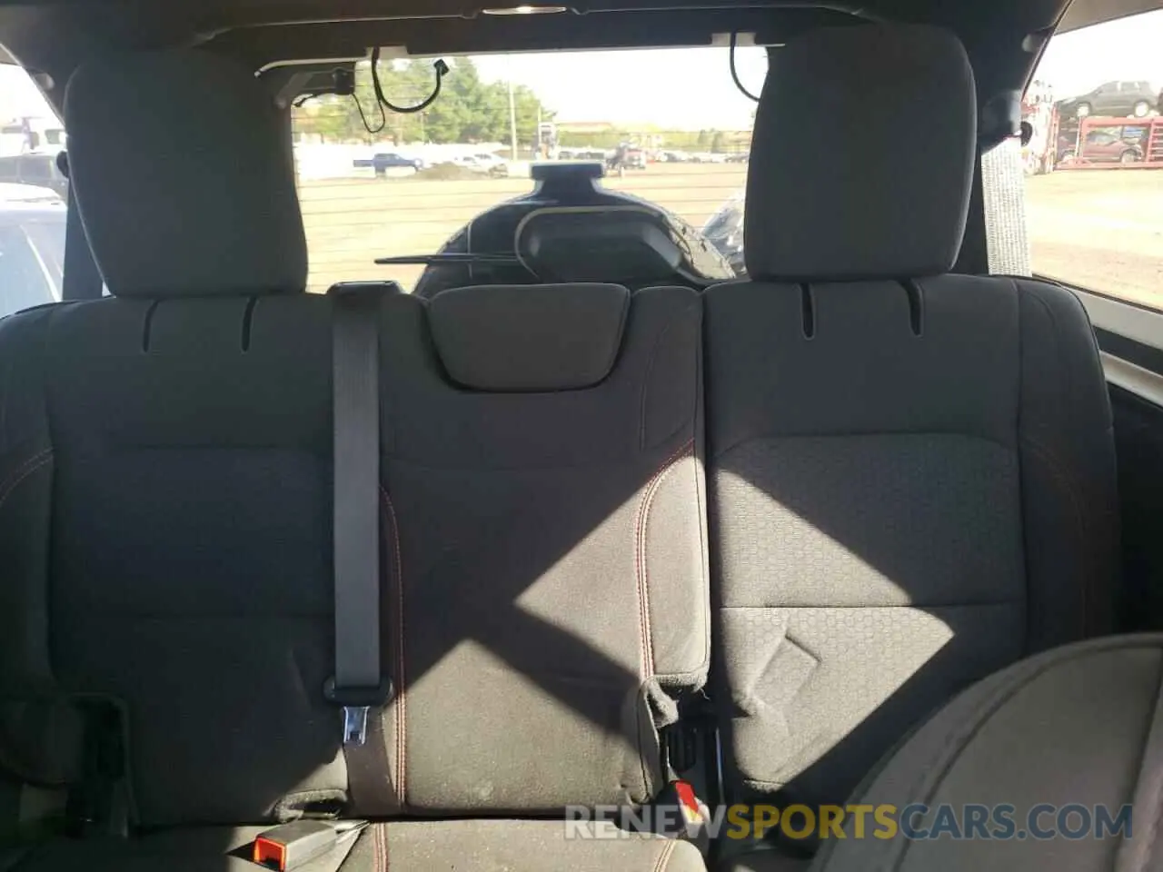 10 Photograph of a damaged car 1C4HJXFG2KW662384 JEEP WRANGLER 2019