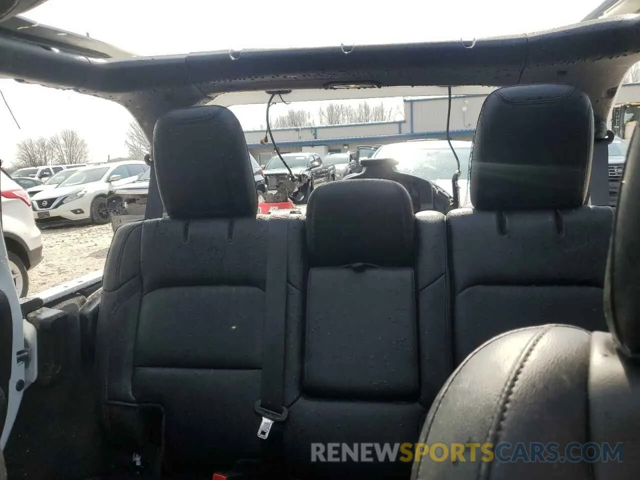 10 Photograph of a damaged car 1C4HJXFG3KW640345 JEEP WRANGLER 2019