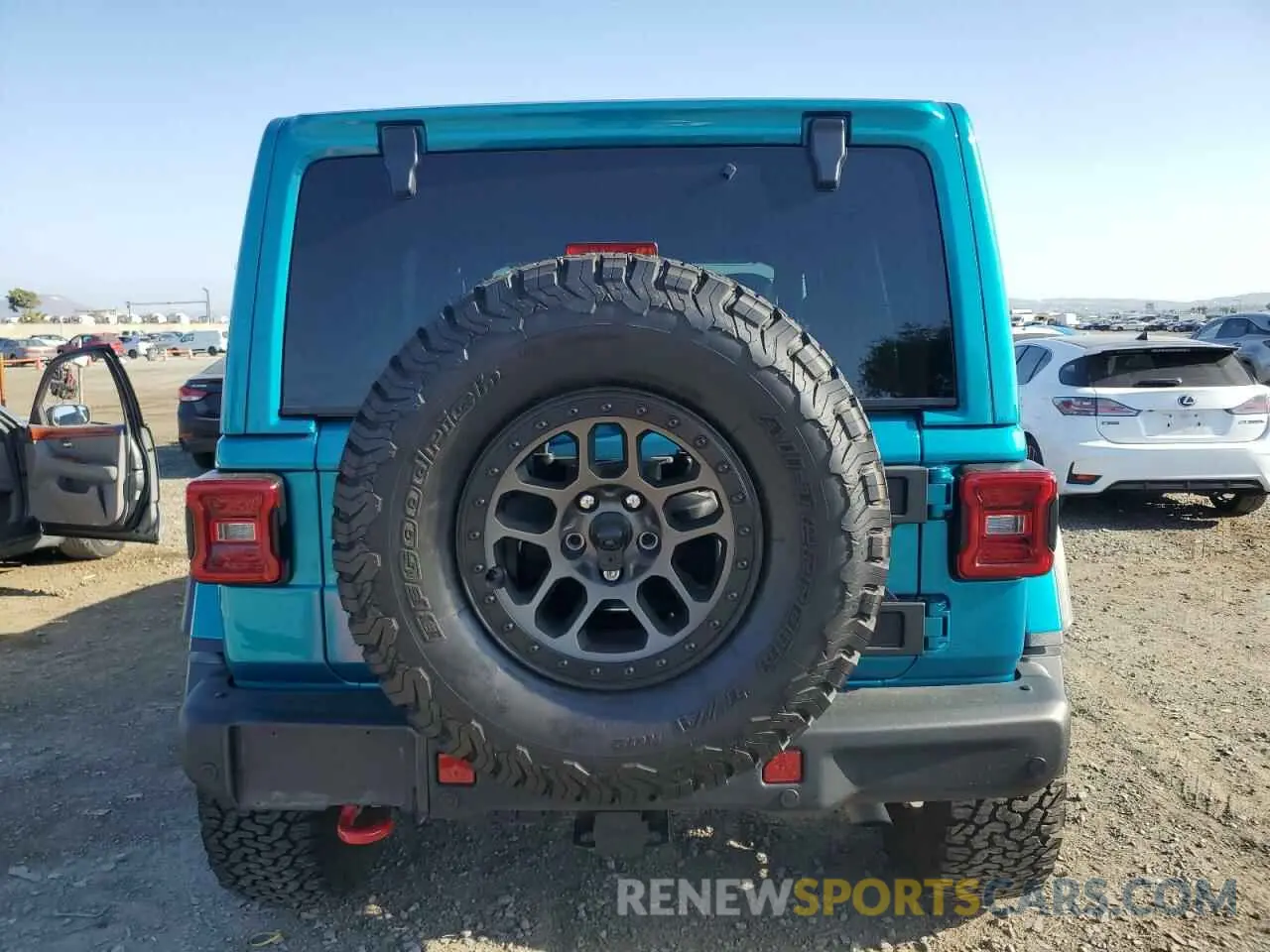 6 Photograph of a damaged car 1C4HJXFG8KW606336 JEEP WRANGLER 2019