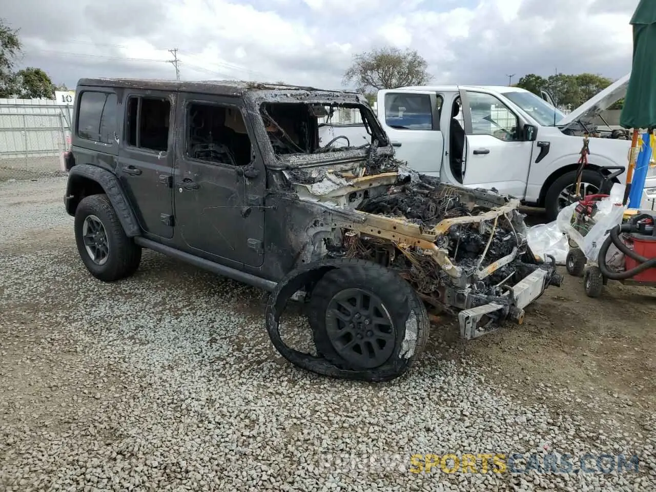 4 Photograph of a damaged car 1C4HJXFN3KW547324 JEEP WRANGLER 2019