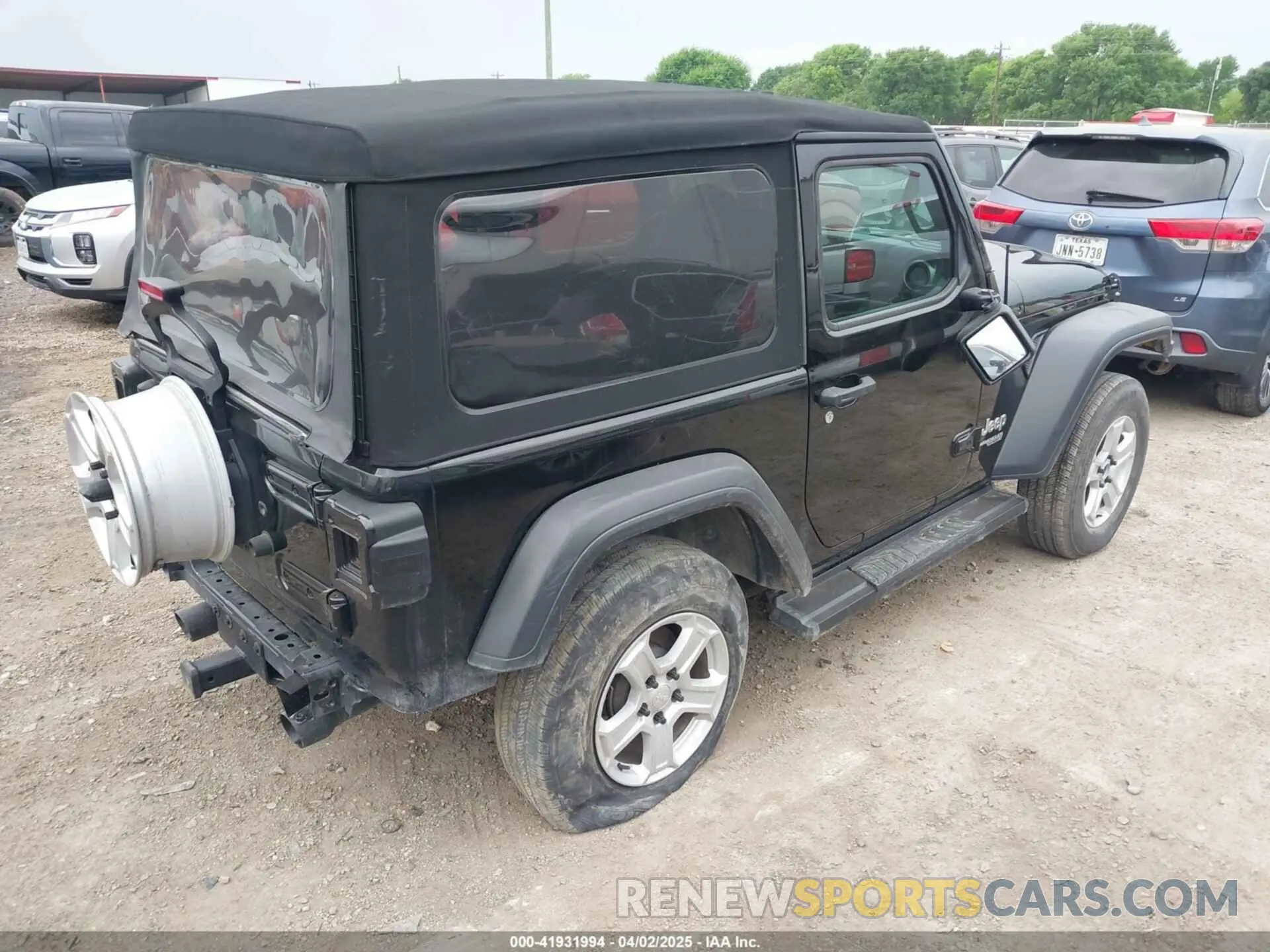 4 Photograph of a damaged car 1C4GJXAG2LW259252 JEEP WRANGLER 2020
