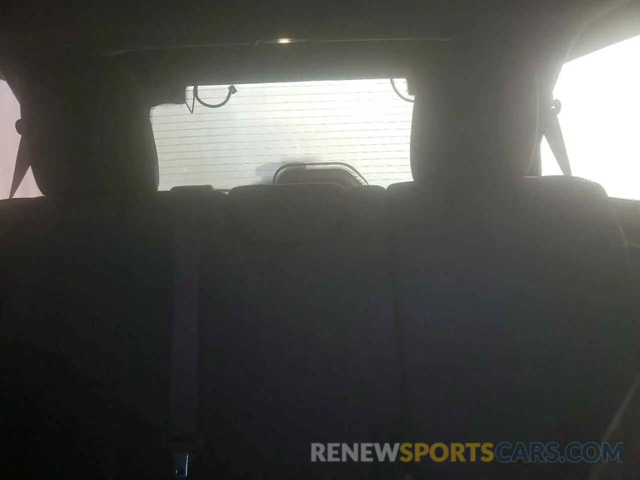 10 Photograph of a damaged car 1C4HJXDG0LW330576 JEEP WRANGLER 2020