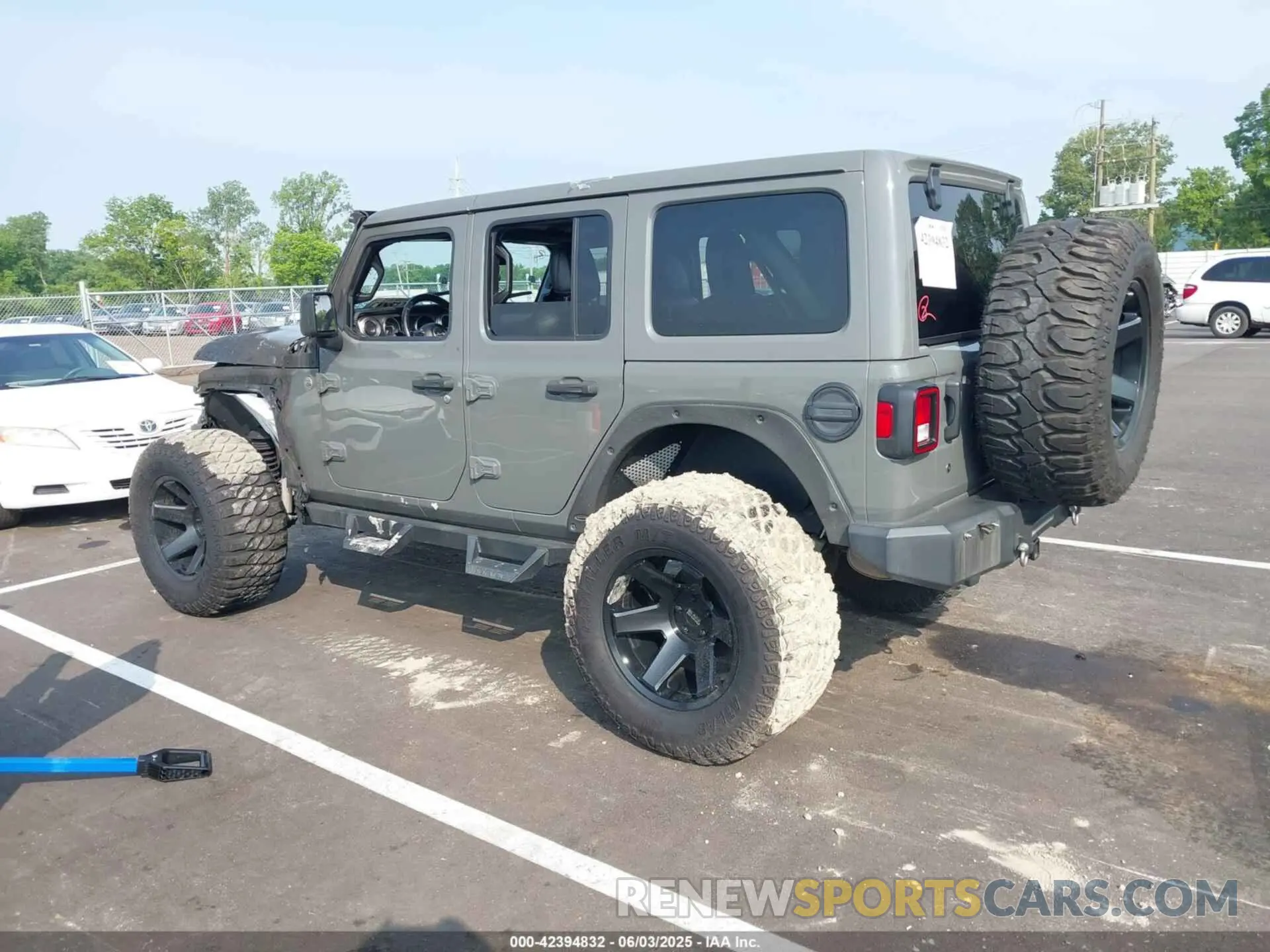13 Photograph of a damaged car 1C4HJXEN1LW220956 JEEP WRANGLER 2020