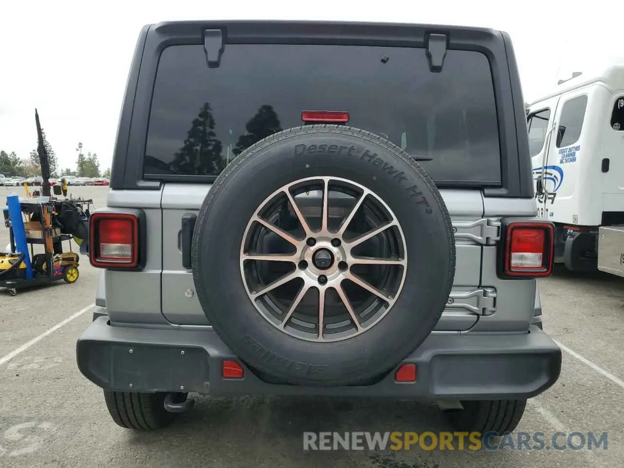 6 Photograph of a damaged car 1C4HJXEN3LW240240 JEEP WRANGLER 2020