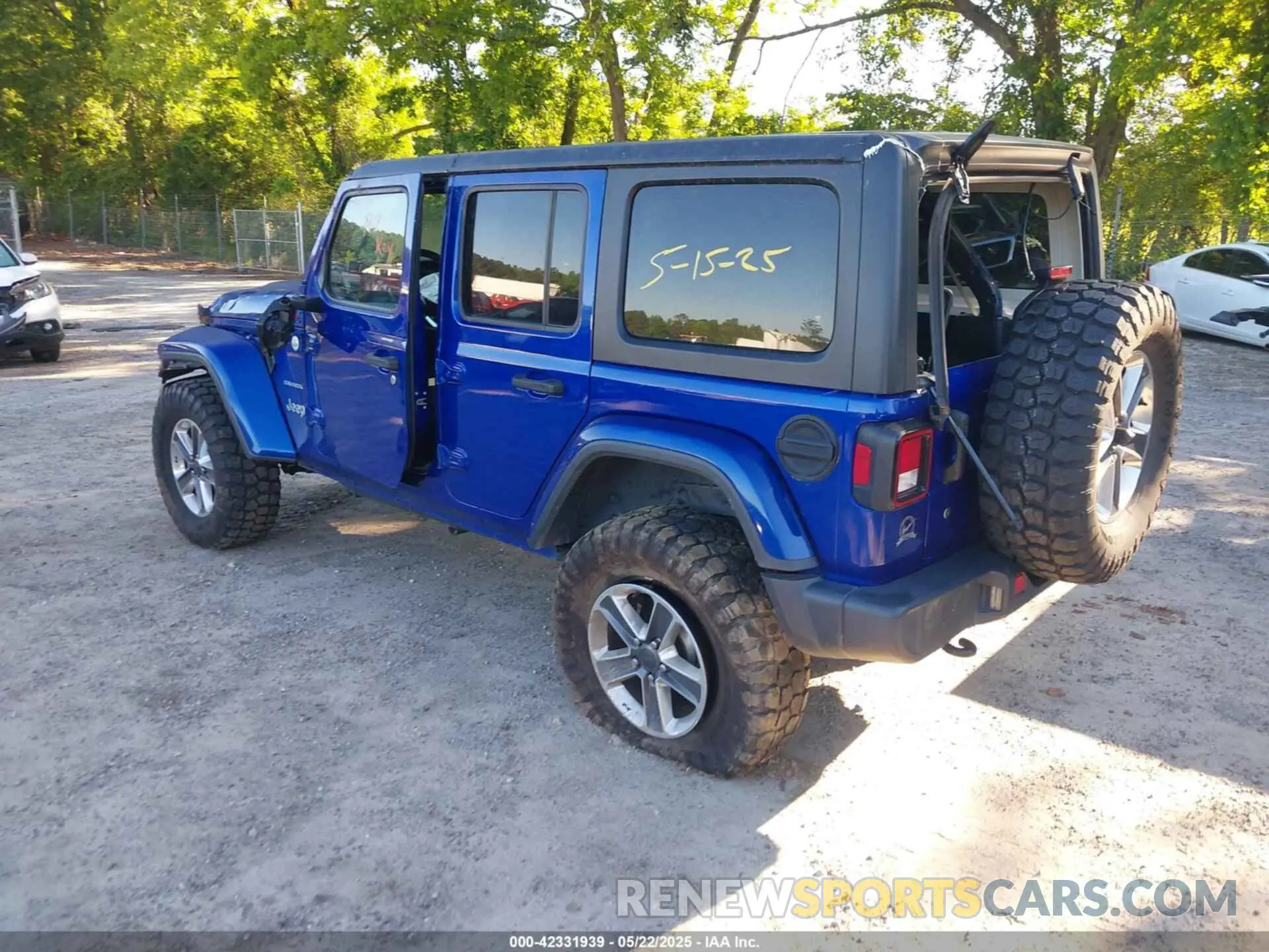 3 Photograph of a damaged car 1C4HJXEN6LW272423 JEEP WRANGLER 2020