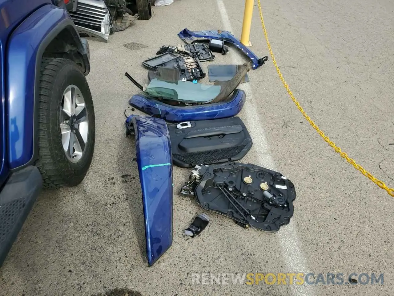 13 Photograph of a damaged car 1C4HJXENXLW232913 JEEP WRANGLER 2020
