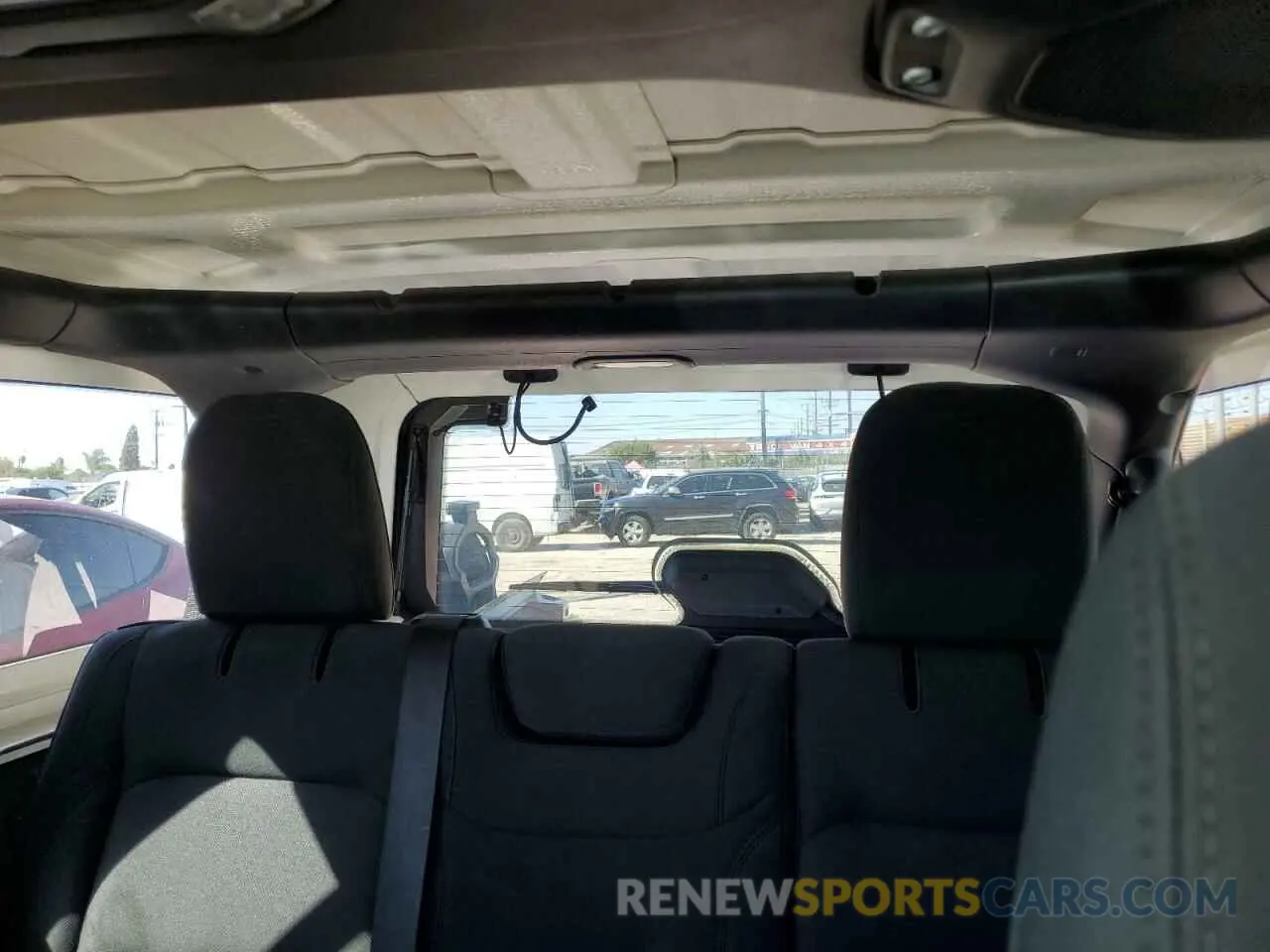 10 Photograph of a damaged car 1C4HJXENXLW235925 JEEP WRANGLER 2020