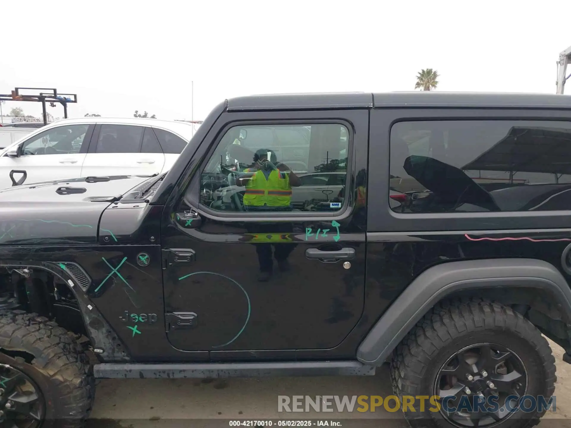 14 Photograph of a damaged car 1C4GJXAN5MW627228 JEEP WRANGLER 2021