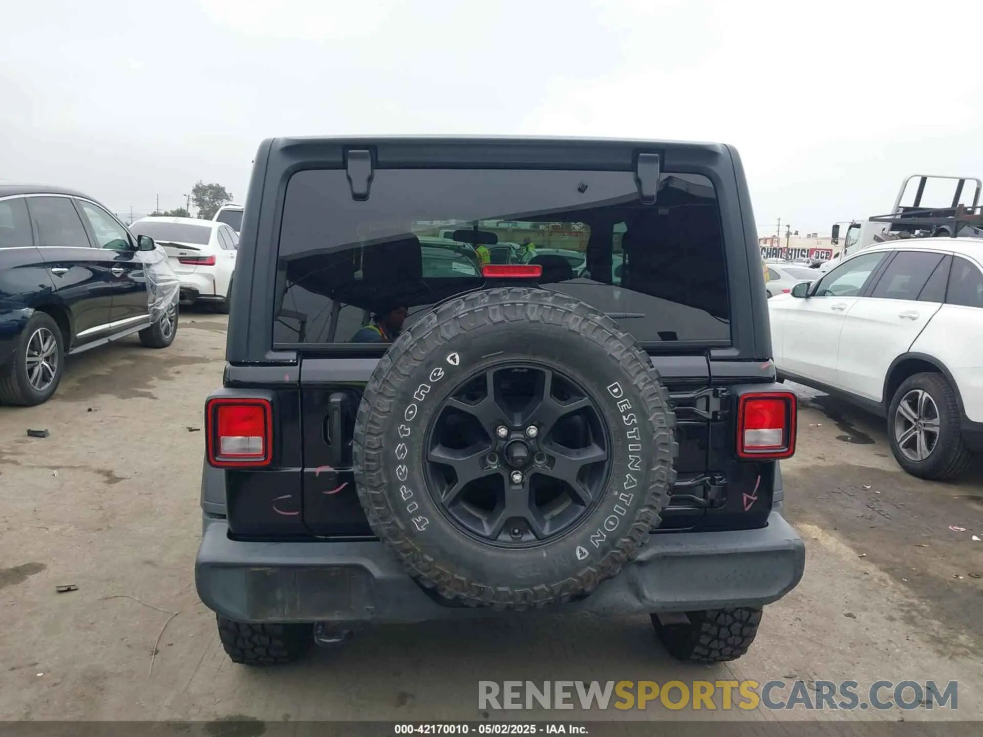 16 Photograph of a damaged car 1C4GJXAN5MW627228 JEEP WRANGLER 2021