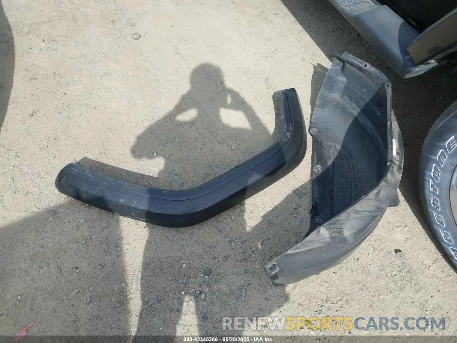 12 Photograph of a damaged car 1C4GJXAN7MW558395 JEEP WRANGLER 2021
