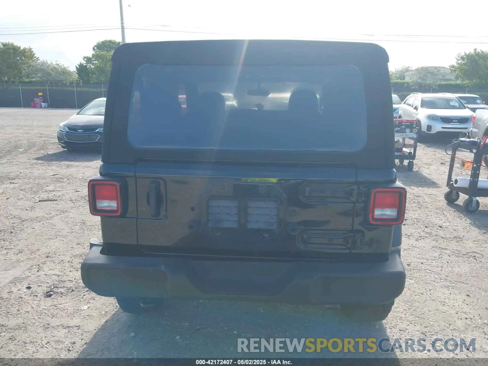 16 Photograph of a damaged car 1C4GJXAN7MW796019 JEEP WRANGLER 2021