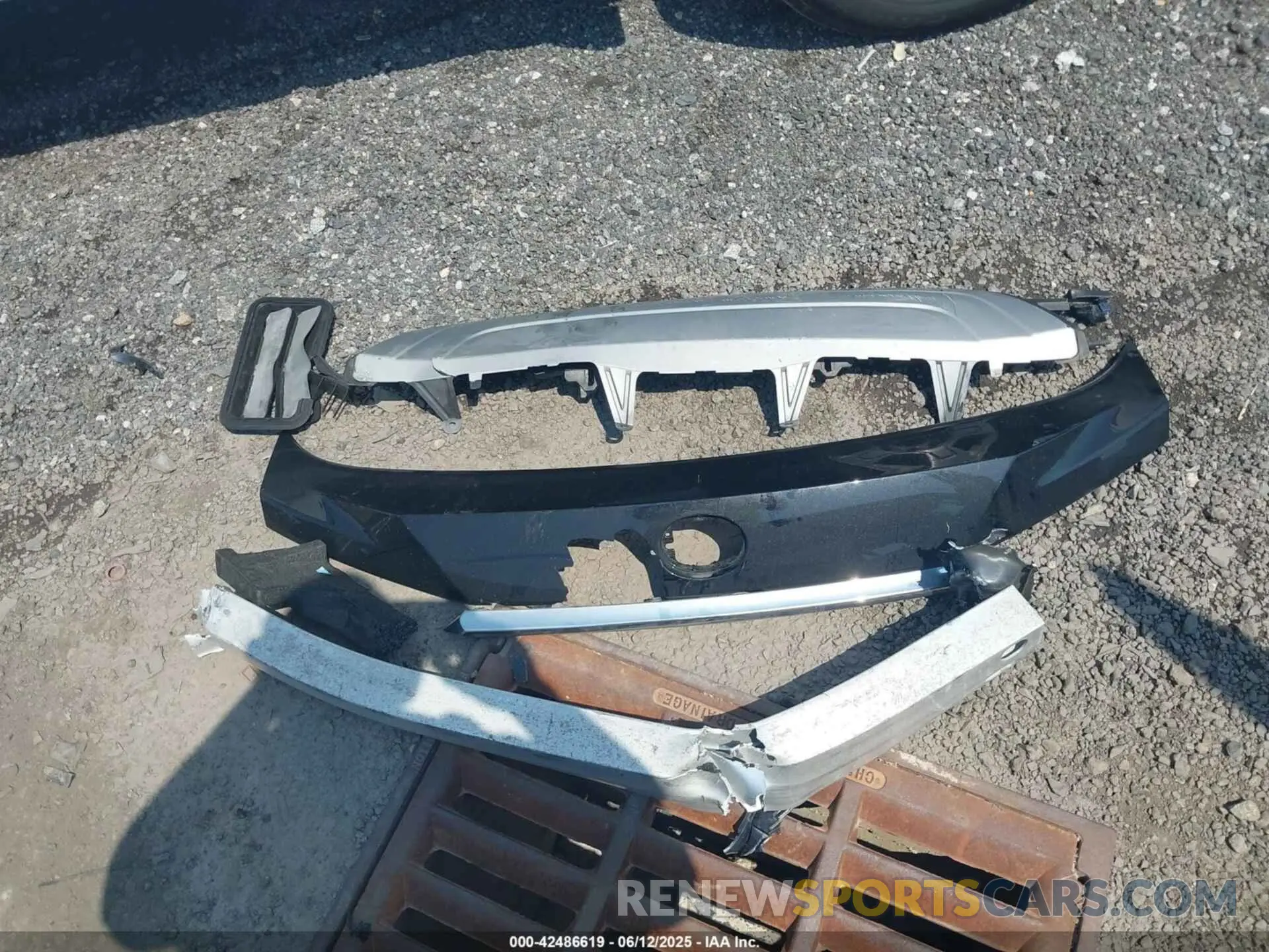 12 Photograph of a damaged car 1C4HJXAG2MW626186 JEEP WRANGLER 2021