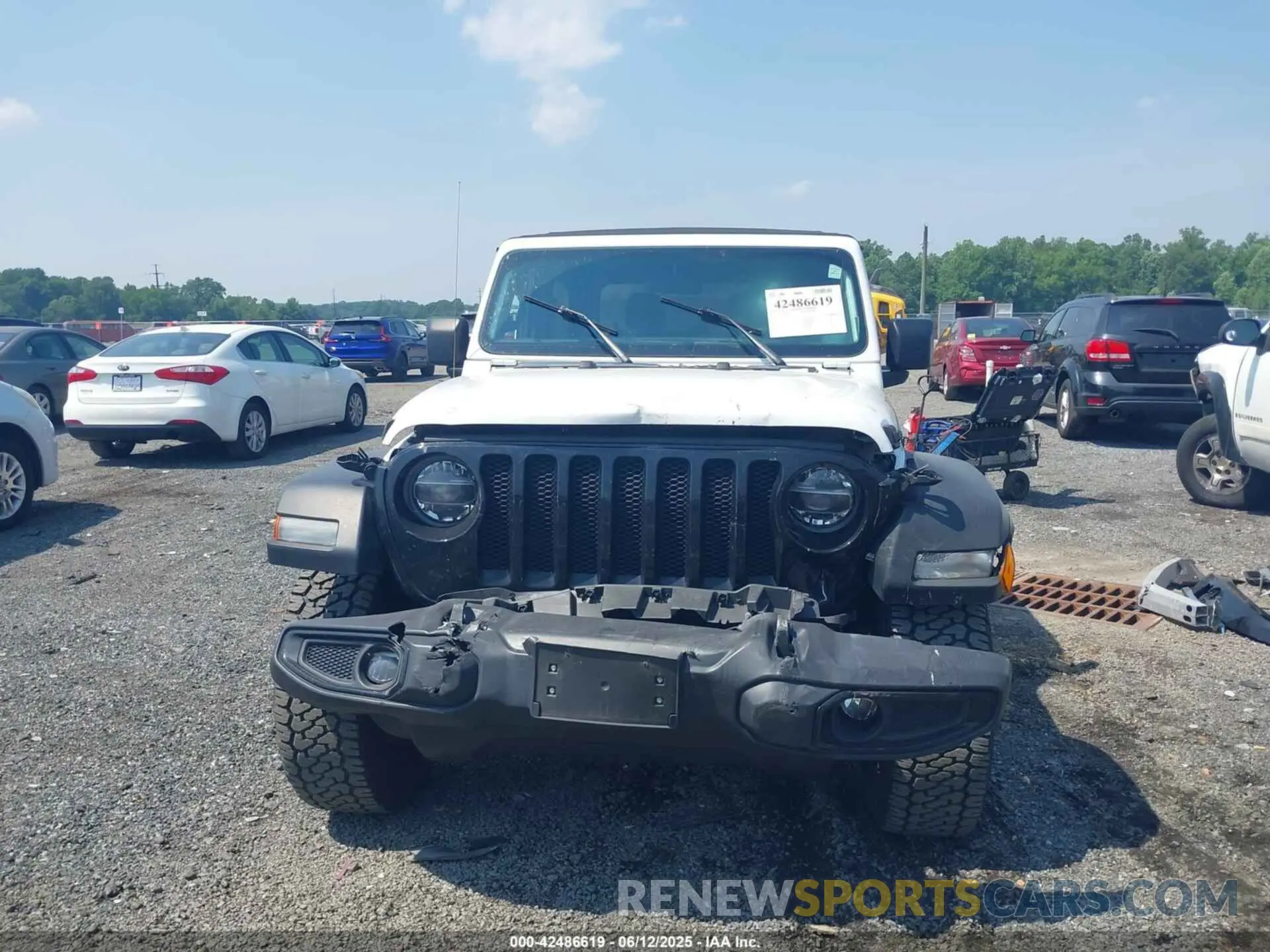 13 Photograph of a damaged car 1C4HJXAG2MW626186 JEEP WRANGLER 2021