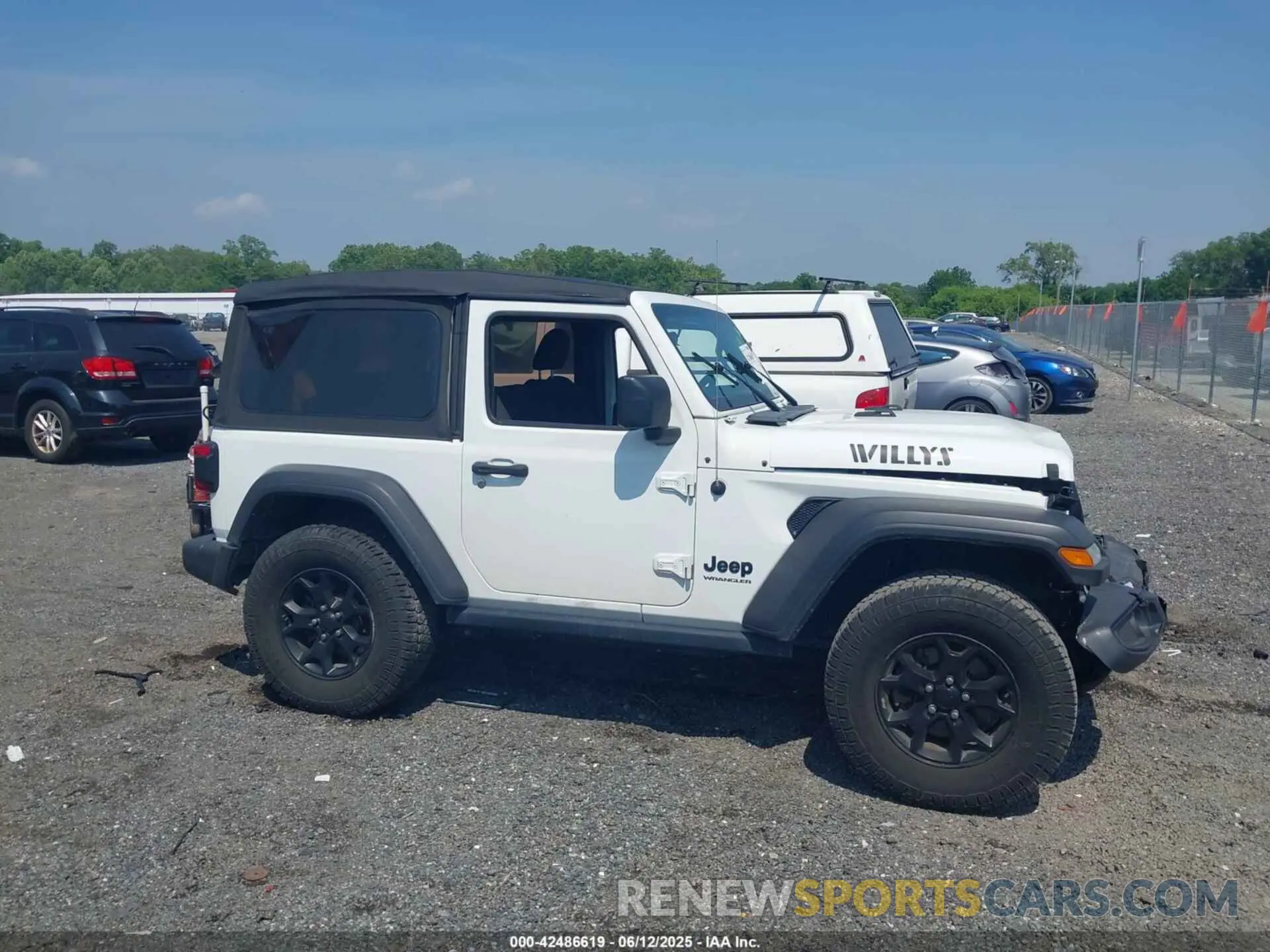 14 Photograph of a damaged car 1C4HJXAG2MW626186 JEEP WRANGLER 2021