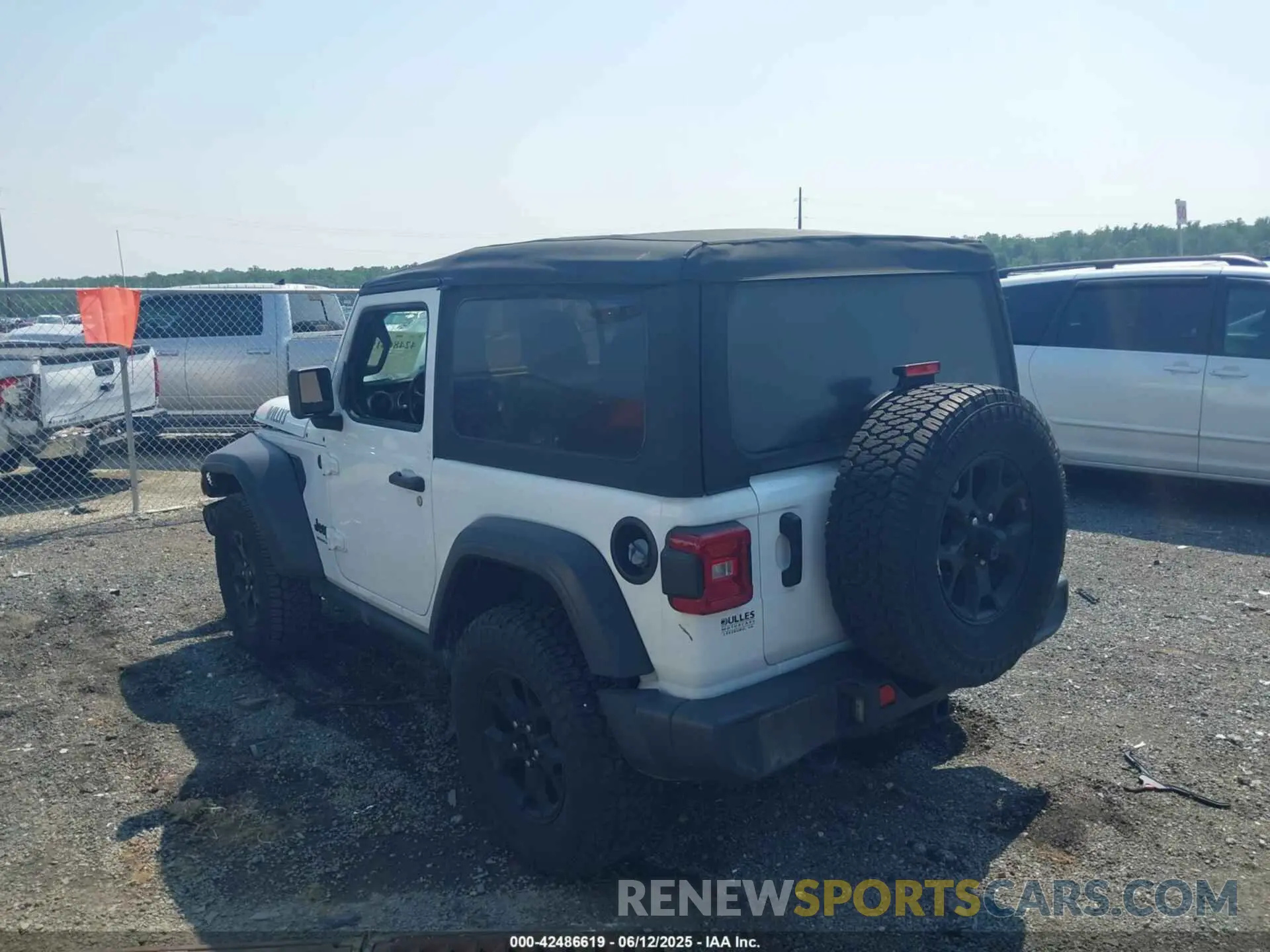 3 Photograph of a damaged car 1C4HJXAG2MW626186 JEEP WRANGLER 2021