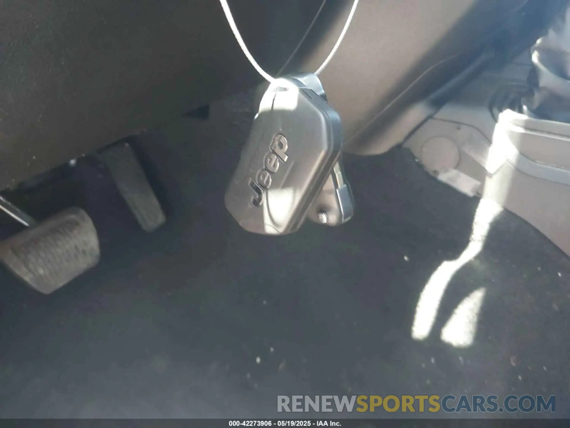 11 Photograph of a damaged car 1C4HJXAG6MW872318 JEEP WRANGLER 2021