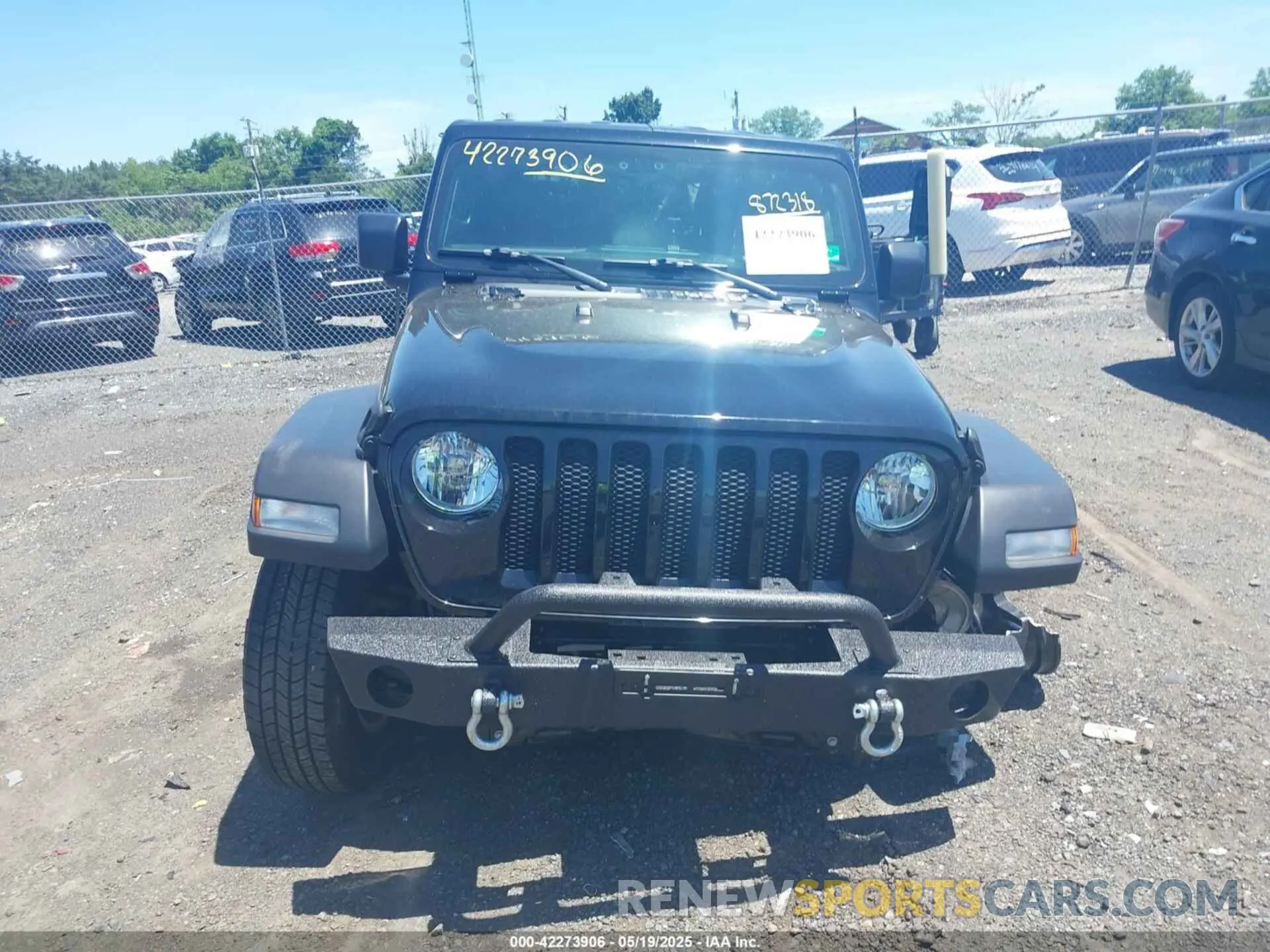 12 Photograph of a damaged car 1C4HJXAG6MW872318 JEEP WRANGLER 2021