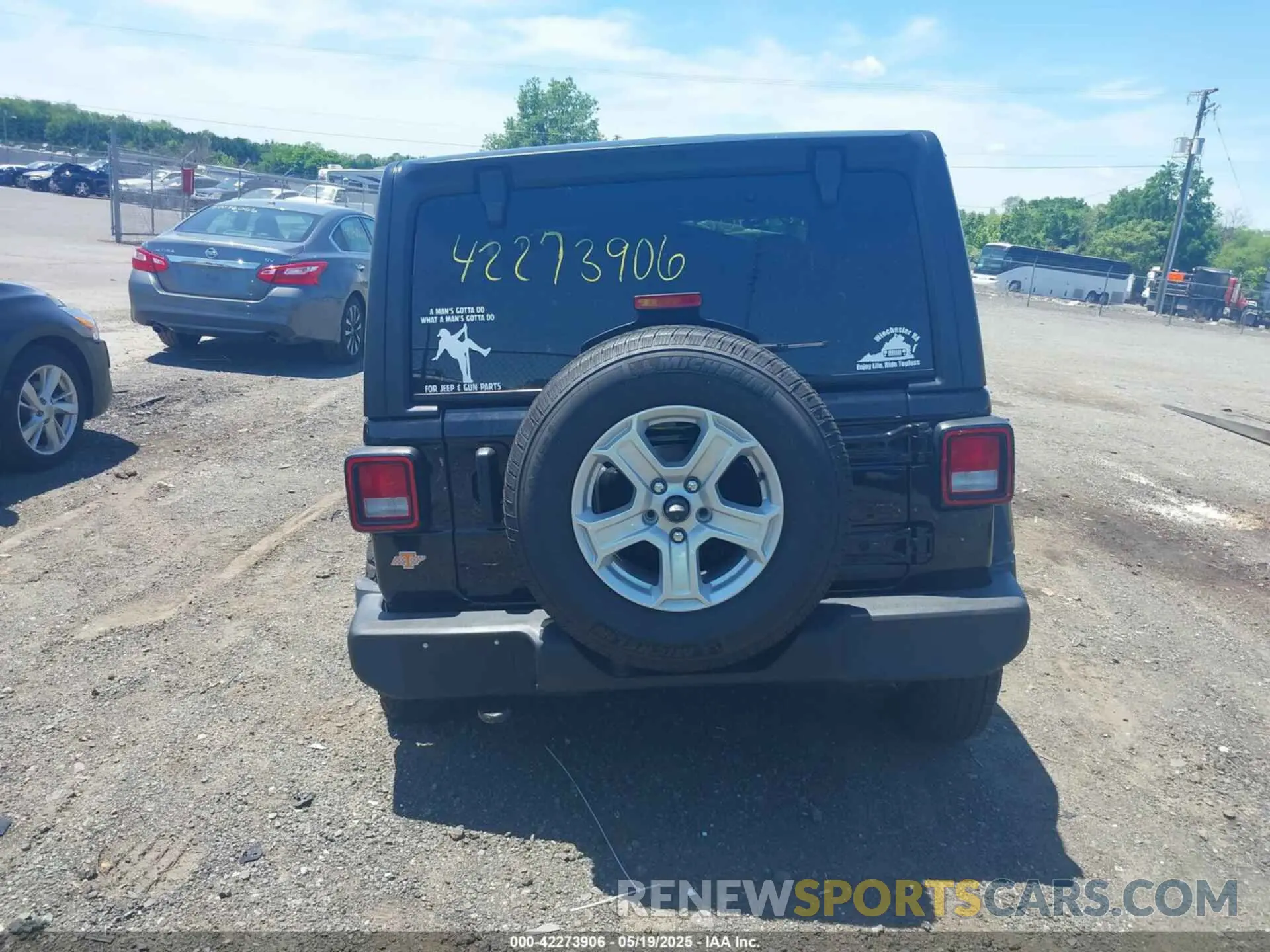 16 Photograph of a damaged car 1C4HJXAG6MW872318 JEEP WRANGLER 2021