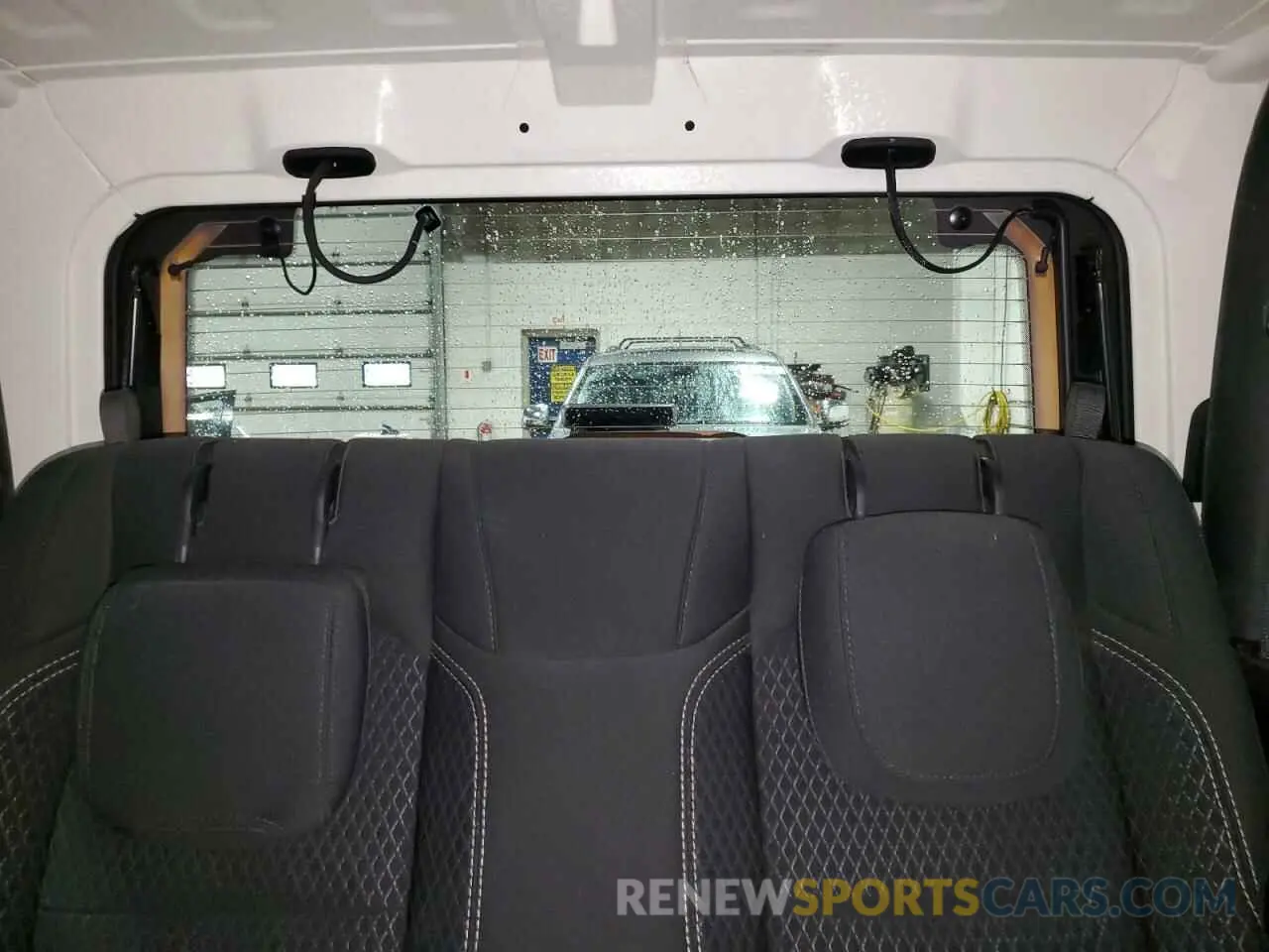 10 Photograph of a damaged car 1C4HJXAG9MW648458 JEEP WRANGLER 2021