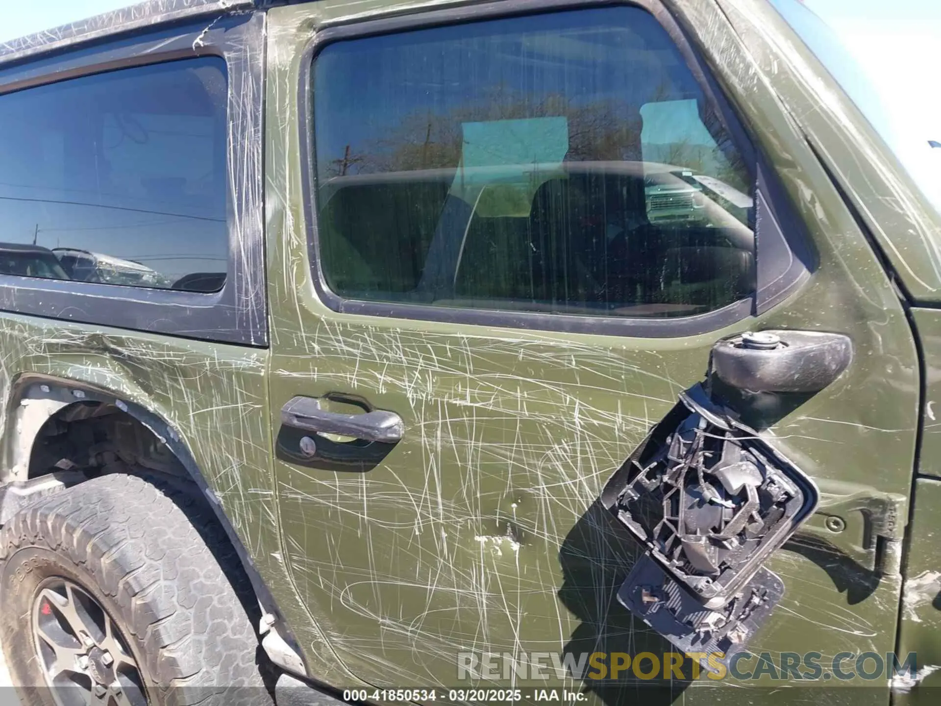 13 Photograph of a damaged car 1C4HJXCG3MW526112 JEEP WRANGLER 2021