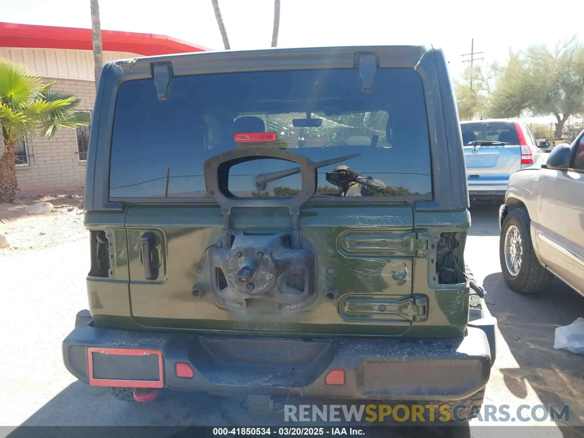 16 Photograph of a damaged car 1C4HJXCG3MW526112 JEEP WRANGLER 2021