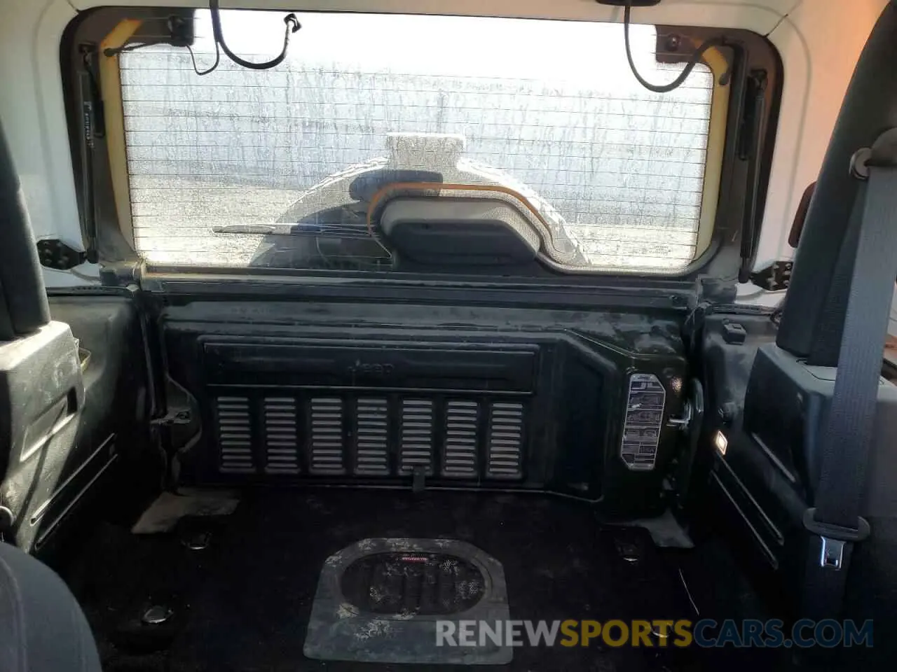 10 Photograph of a damaged car 1C4HJXCG6MW688865 JEEP WRANGLER 2021
