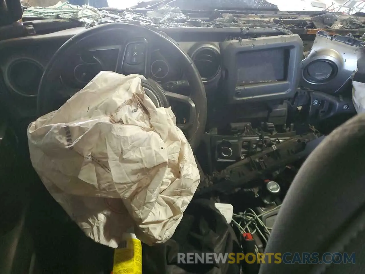 8 Photograph of a damaged car 1C4HJXDM3MW547787 JEEP WRANGLER 2021