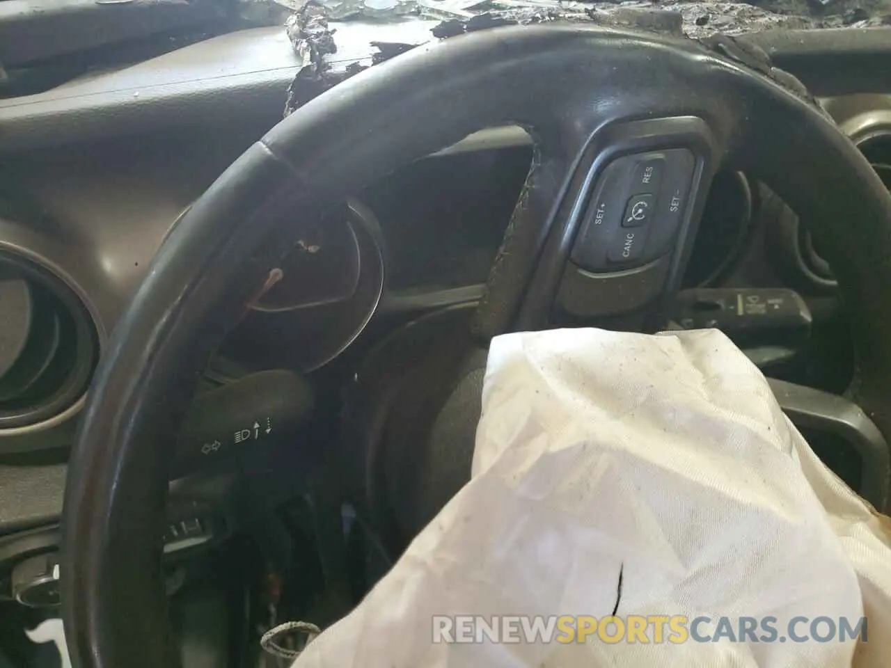 9 Photograph of a damaged car 1C4HJXDM3MW547787 JEEP WRANGLER 2021