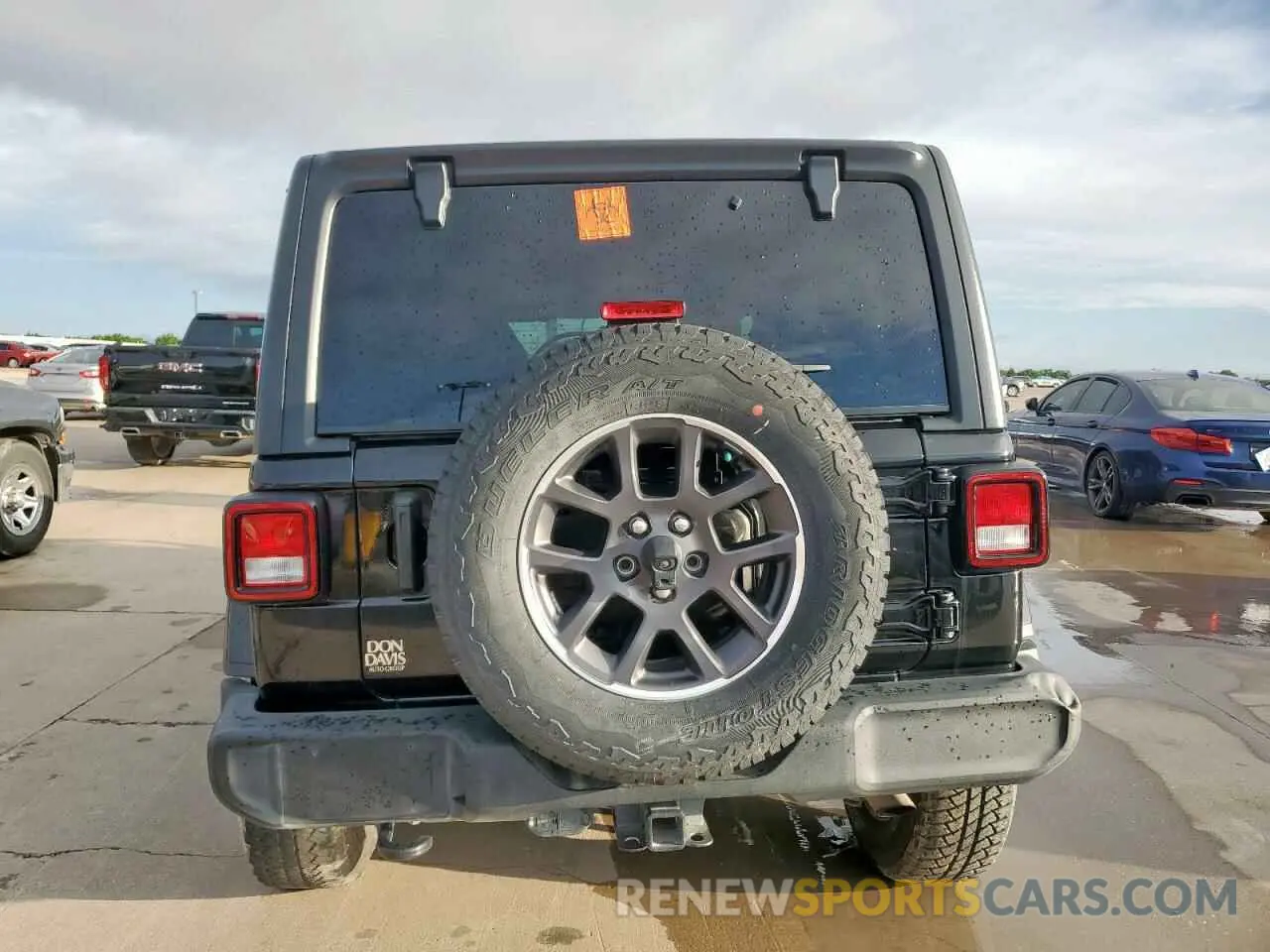 6 Photograph of a damaged car 1C4HJXDN0MW579721 JEEP WRANGLER 2021