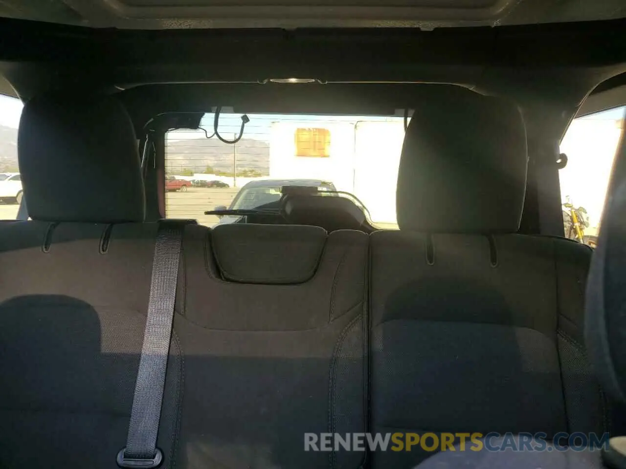 10 Photograph of a damaged car 1C4HJXDN5MW715082 JEEP WRANGLER 2021