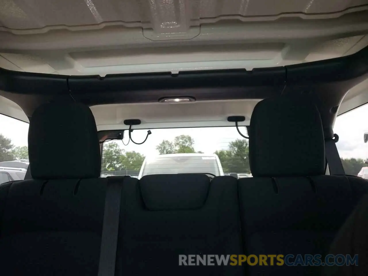 10 Photograph of a damaged car 1C4HJXDN8MW678979 JEEP WRANGLER 2021