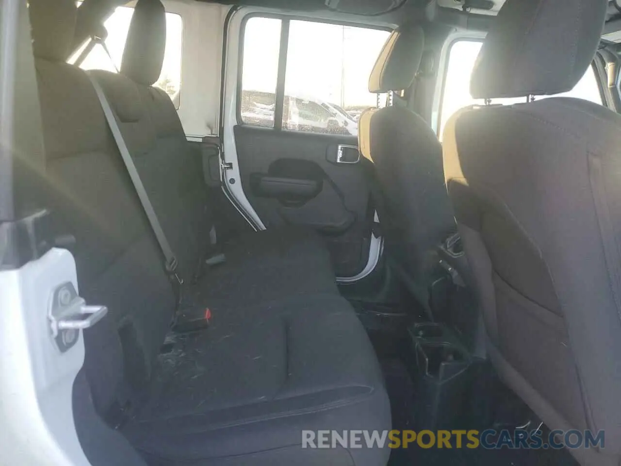 11 Photograph of a damaged car 1C4HJXDN9MW831580 JEEP WRANGLER 2021