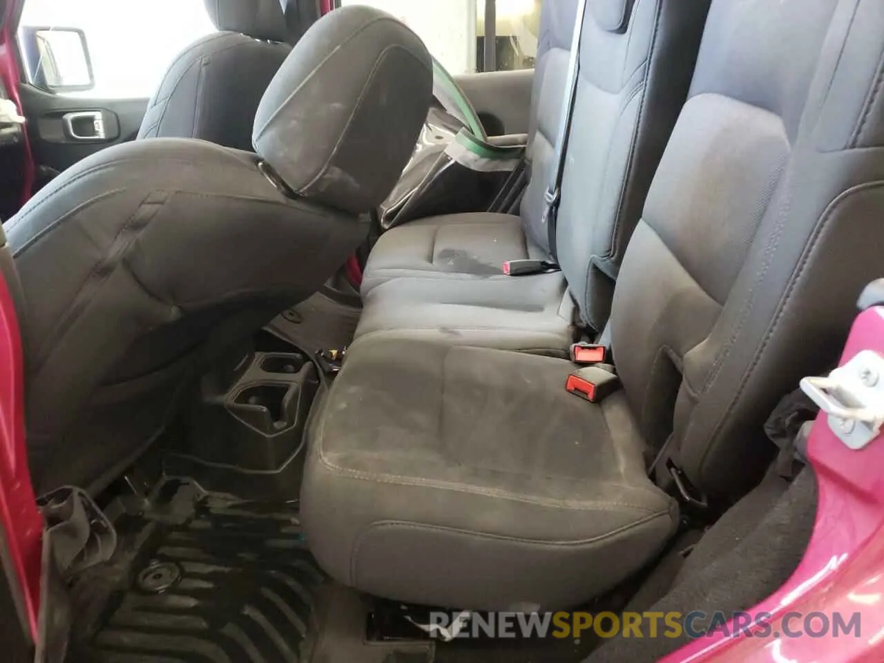 10 Photograph of a damaged car 1C4HJXDNXMW860716 JEEP WRANGLER 2021