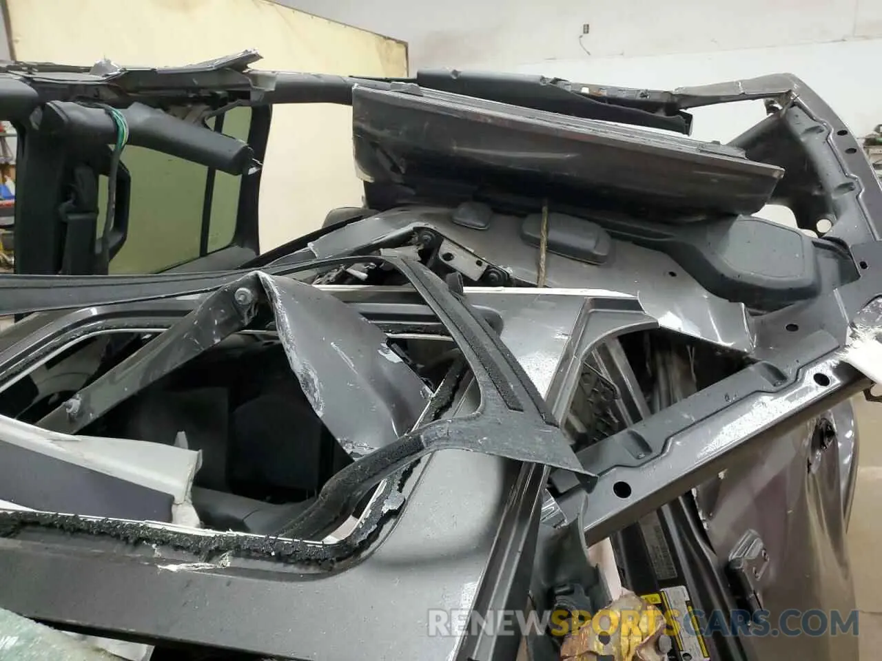 10 Photograph of a damaged car 1C4HJXEG0MW612247 JEEP WRANGLER 2021