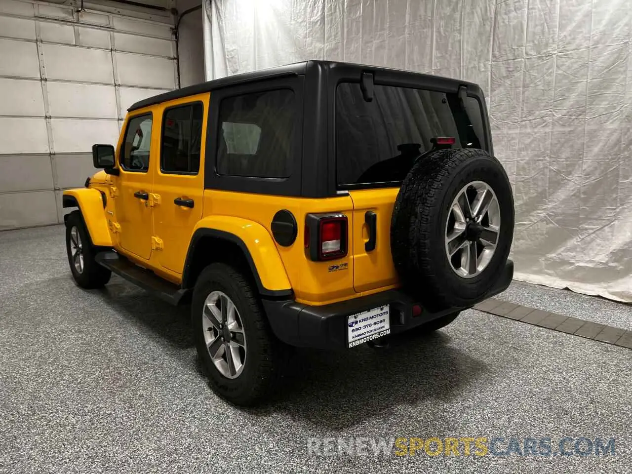 3 Photograph of a damaged car 1C4HJXEG6MW754621 JEEP WRANGLER 2021