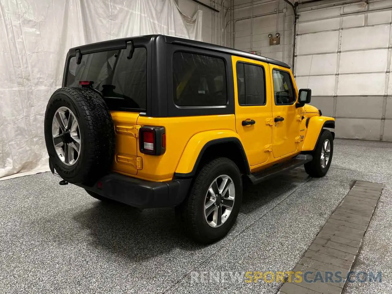 4 Photograph of a damaged car 1C4HJXEG6MW754621 JEEP WRANGLER 2021