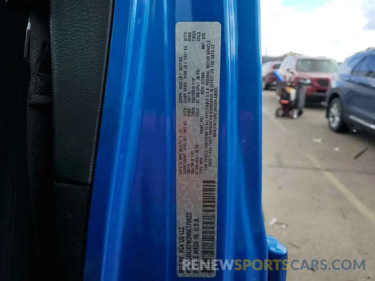 12 Photograph of a damaged car 1C4HJXEM3MW770622 JEEP WRANGLER 2021