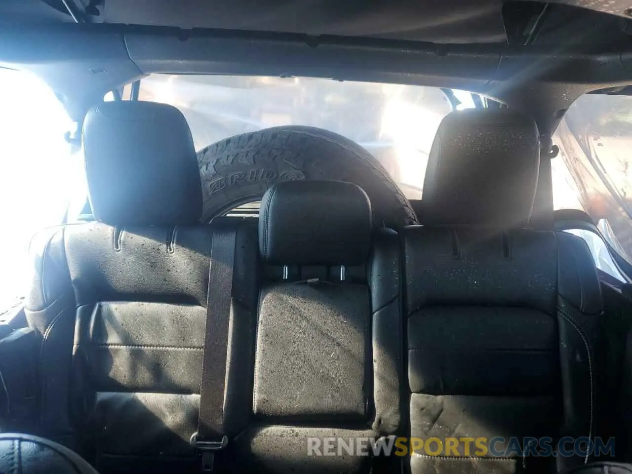 10 Photograph of a damaged car 1C4HJXENXMW608575 JEEP WRANGLER 2021