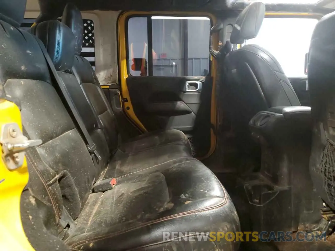 11 Photograph of a damaged car 1C4HJXFG3MW620194 JEEP WRANGLER 2021